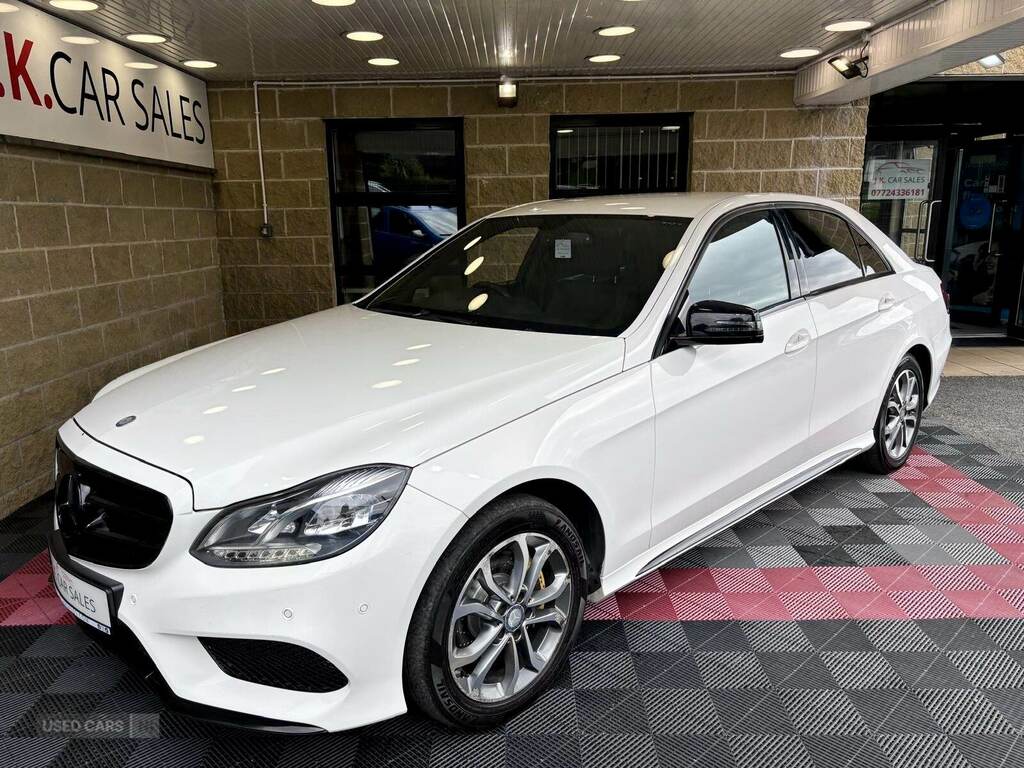 Mercedes-Benz E Class E220 Cdi Amg Sport 7G-tronic White #4