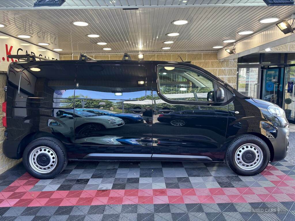 Vauxhall Vivaro 2900 1.5D 100Ps Prime H1 Van Black #2