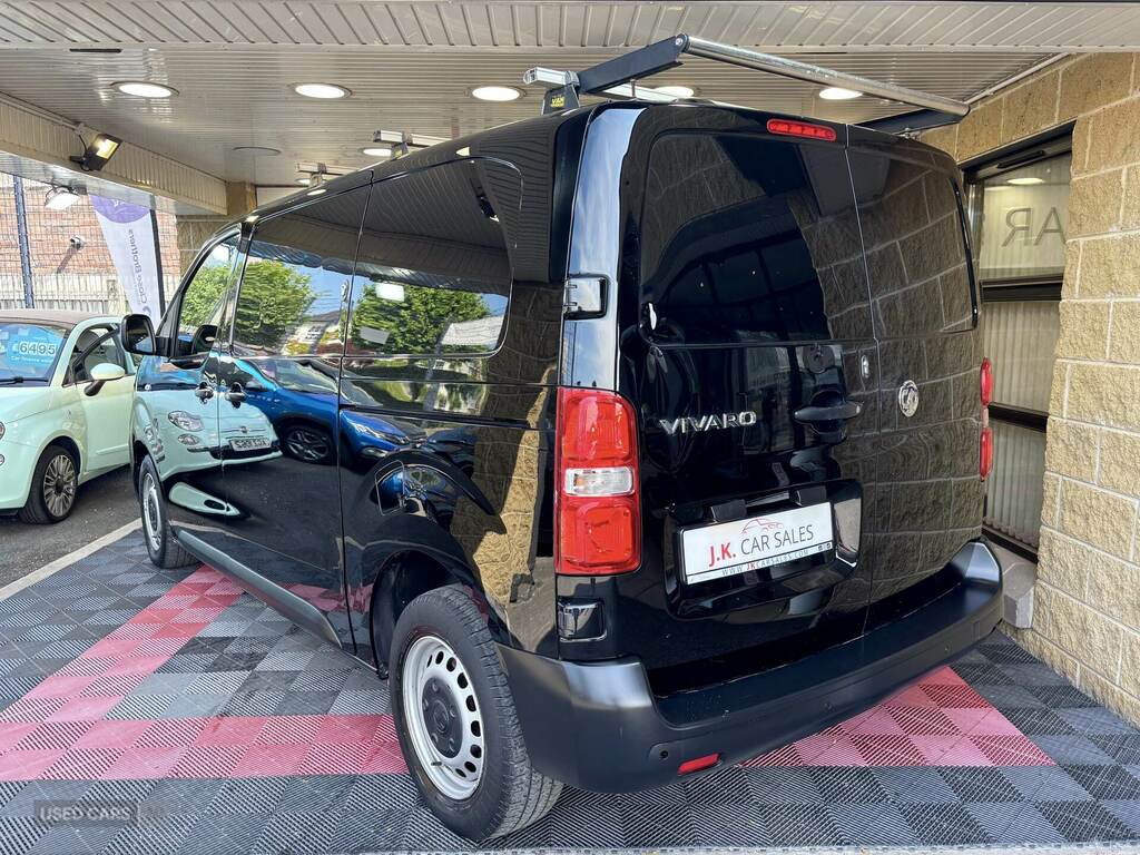 Vauxhall Vivaro 2900 1.5D 100Ps Prime H1 Van Black #4