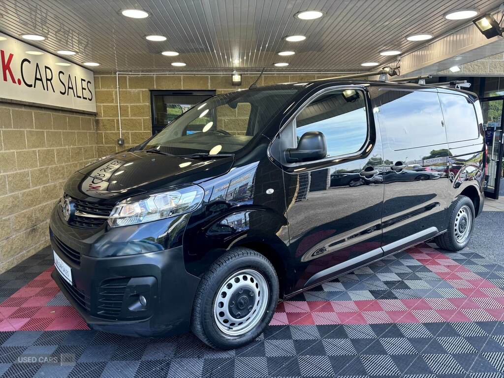 Vauxhall Vivaro 2900 1.5D 100Ps Prime H1 Van Black #3