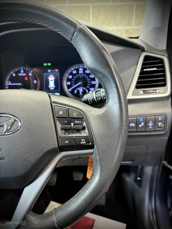 Hyundai Tucson White #14