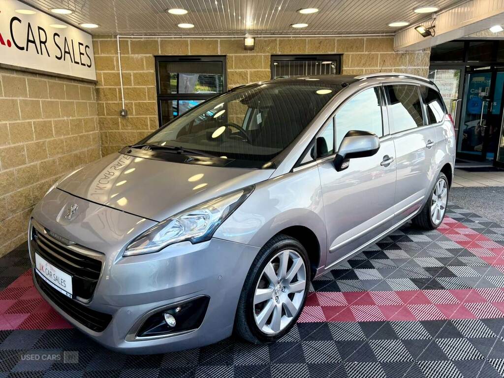 Peugeot 5008 1.6 Bluehdi 120 Allure Grey #4