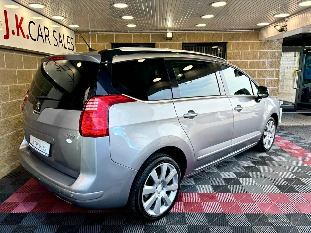 Peugeot 5008 1.6 Bluehdi 120 Allure Grey #2