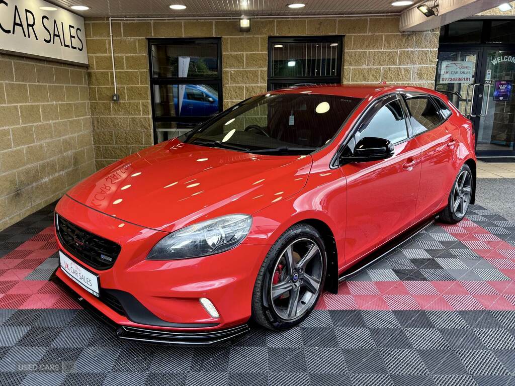 Volvo V40 D2 R Design Red #4