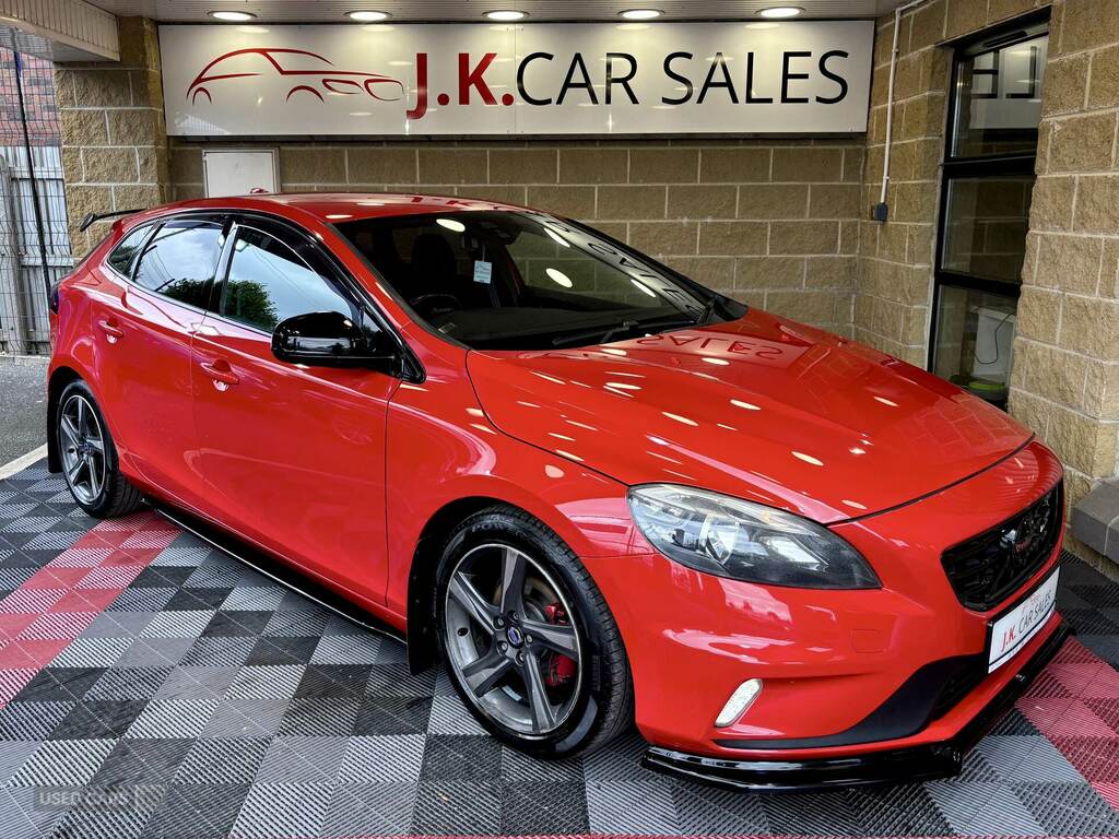 Volvo V40 D2 R Design Red