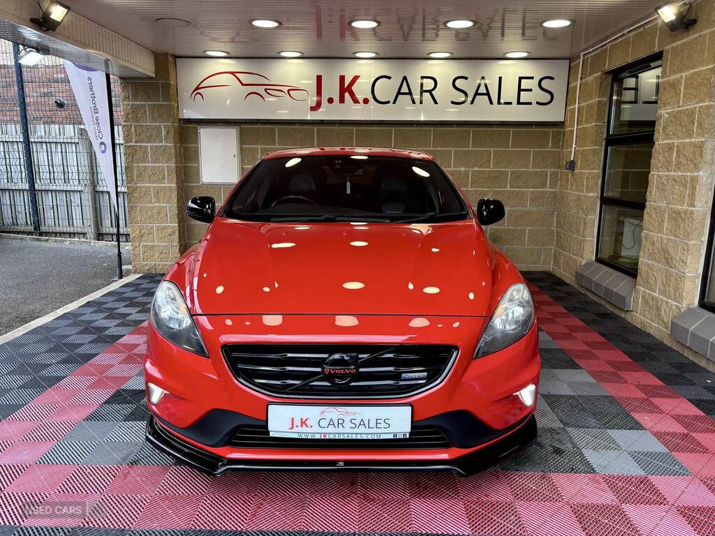 Volvo V40 1.6 D2 R-design 113 Bhp White #7
