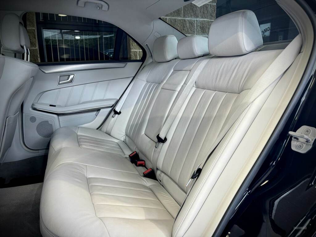 Mercedes-Benz E Class 2.1 Cdi Amg Line Cabriolet G-tronic Euro 5 Ss Blue #33