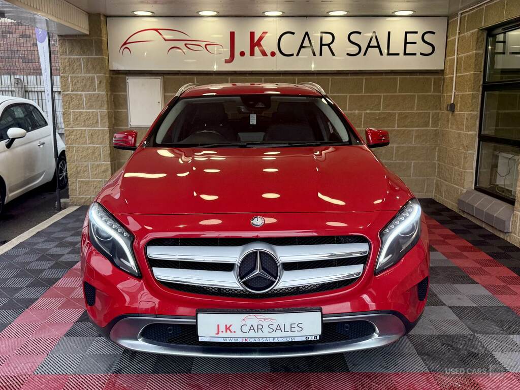 Mercedes-Benz GLA Class Gla 200D Sport Premium Red #6