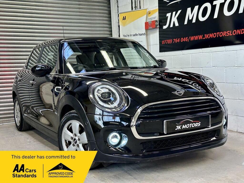 Mini Hatch Hatchback 1.5 Cooper Classic Steptronic Euro 6 S EX69XVL Black