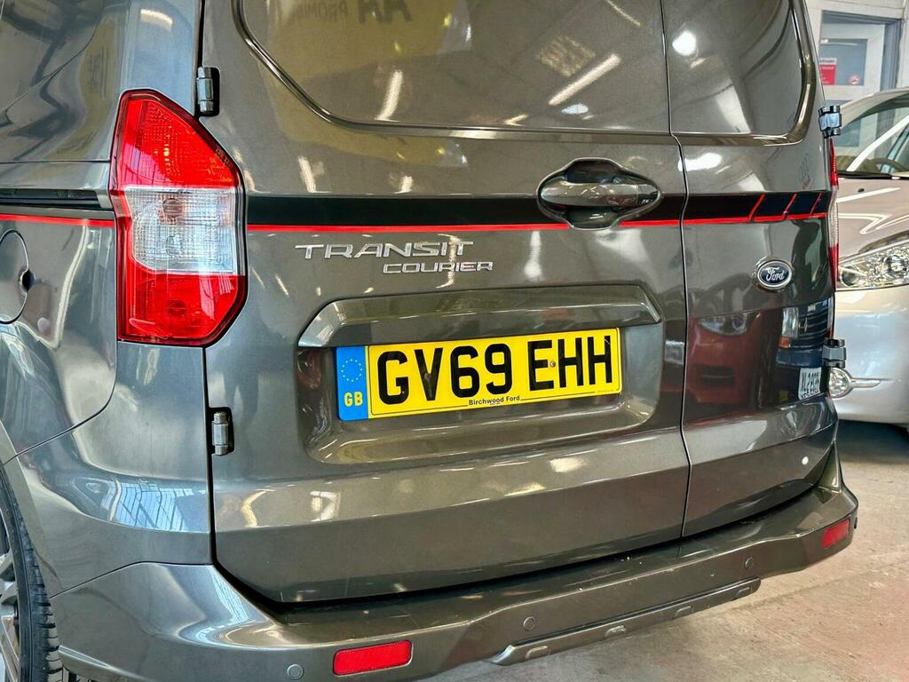 Ford Transit Courier Mpv White #42