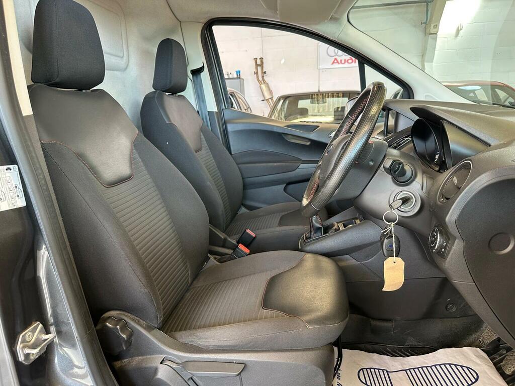 Ford Transit Courier Mpv White #10