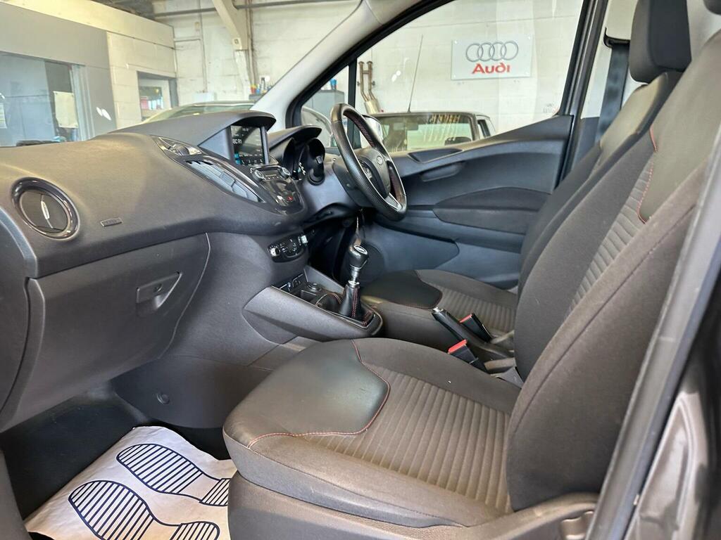Ford Transit Courier Mpv White #72