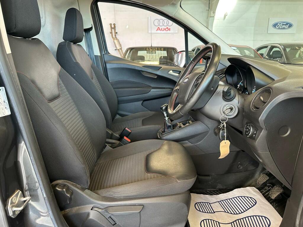 Ford Transit Courier Mpv White #58
