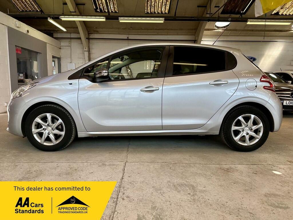 Peugeot 208 Hatchback 1.2 Vti Puretech Style Euro 6 2015 Silver #6