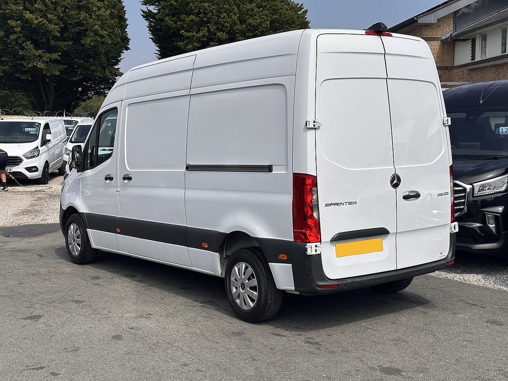 Mercedes-Benz Sprinter 315 Cdi Premium L2h2 Euro 6 150Ps Ac 2023 U2617 KW23OLE White #6
