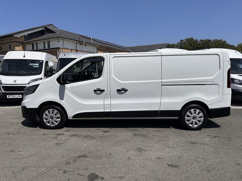 Renault Trafic Dci Blue Ll30 Advance L2h1 Euro 6 130Ps Ac 2023 U FD23TBU White #5