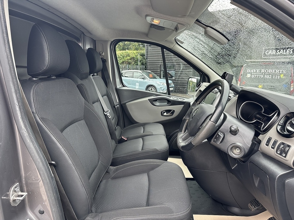Renault Trafic Dci 27 Sport Nav L1h1 Euro 6 120Ps 2018 U2701 Ul Grey #2