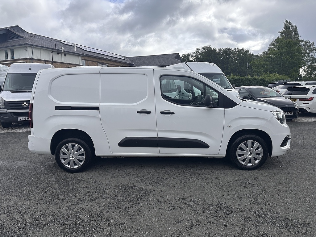Vauxhall Combo Turbo D 2300 Sportive L2h1 Euro 6 2022 U2840 Ule YR22OFB White #4