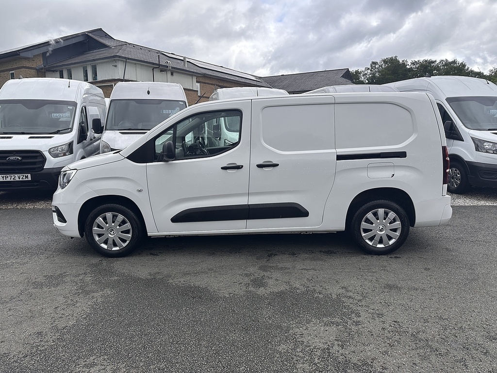Vauxhall Combo Turbo D 2300 Sportive L2h1 Euro 6 2022 U2840 Ule YR22OFB White #5