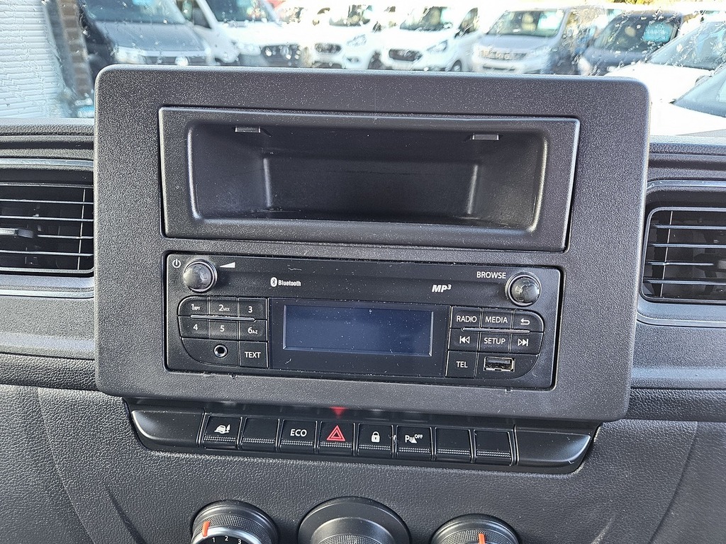 Vauxhall Movano 2.3L Null White #12