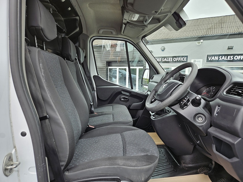 Vauxhall Movano Cdti 3500 Biturbo Edition L2h Euro 6 135Ps Ac 202 Silver #2
