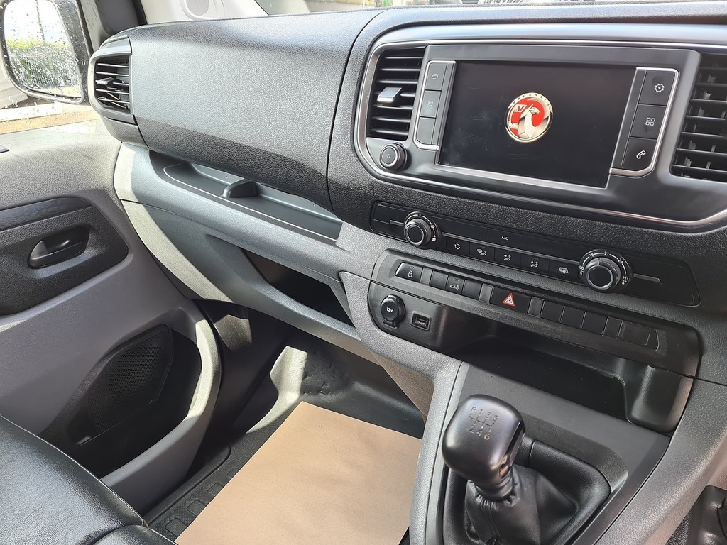 Vauxhall Vivaro 3100 100Kw Dynamic 50Kwh H1 Van Grey #7