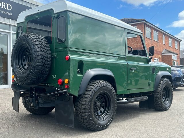 Land Rover Defender 90 90 Ht White #21