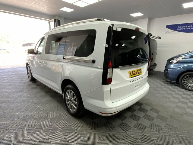 Ford Grand Tourneo Connect 2.0 Ecoboost Titanium Mpv White #2