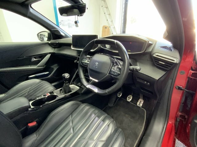 Peugeot 208 1.2 Puretech Gt Line MK20ORJ Red #2