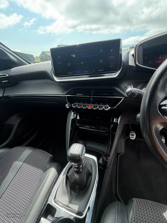 Peugeot 208 Hatchback White #10