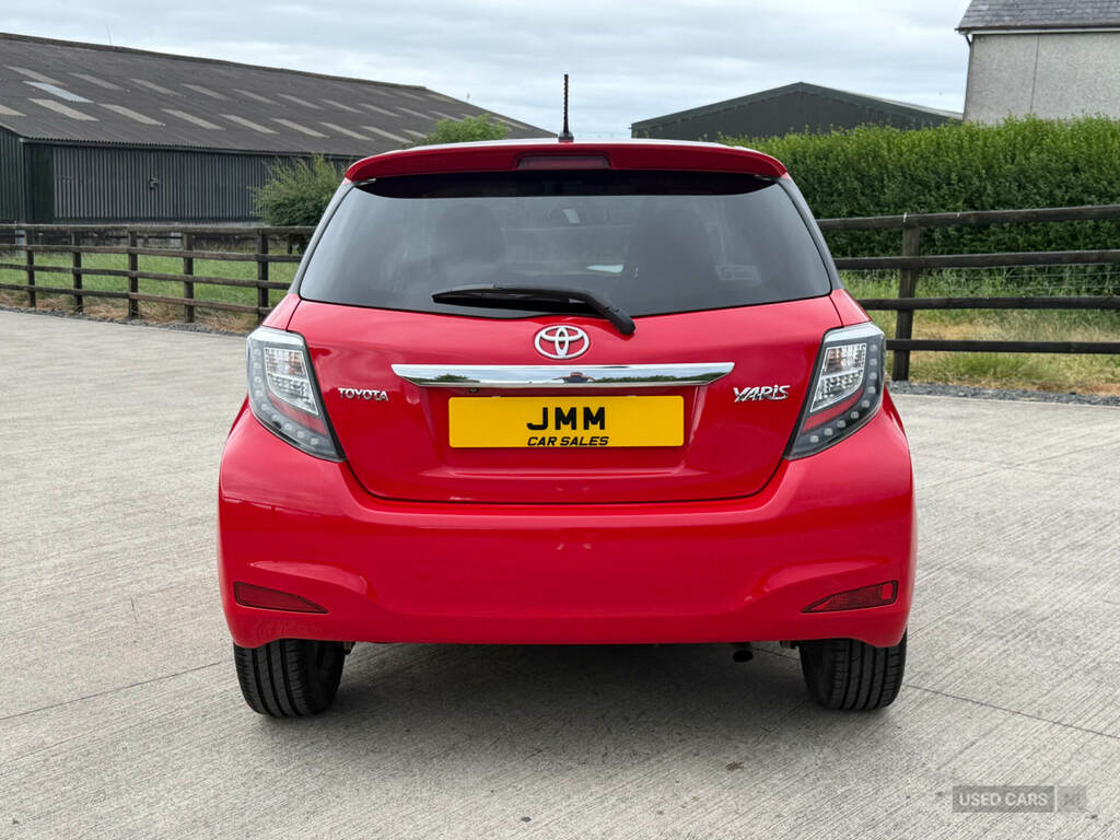 Toyota Yaris 1.33 Vvt-i Trend Red #3