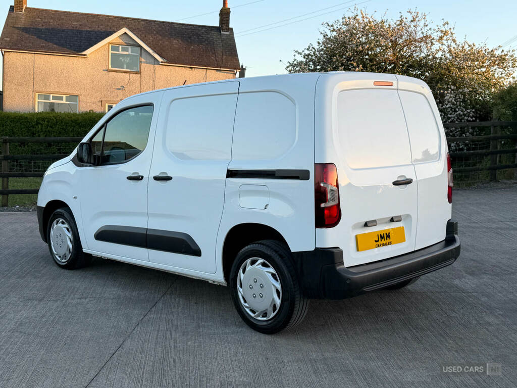 Vauxhall Combo 2300 1.5 Turbo D 100Ps H1 Dynamic Van White #6