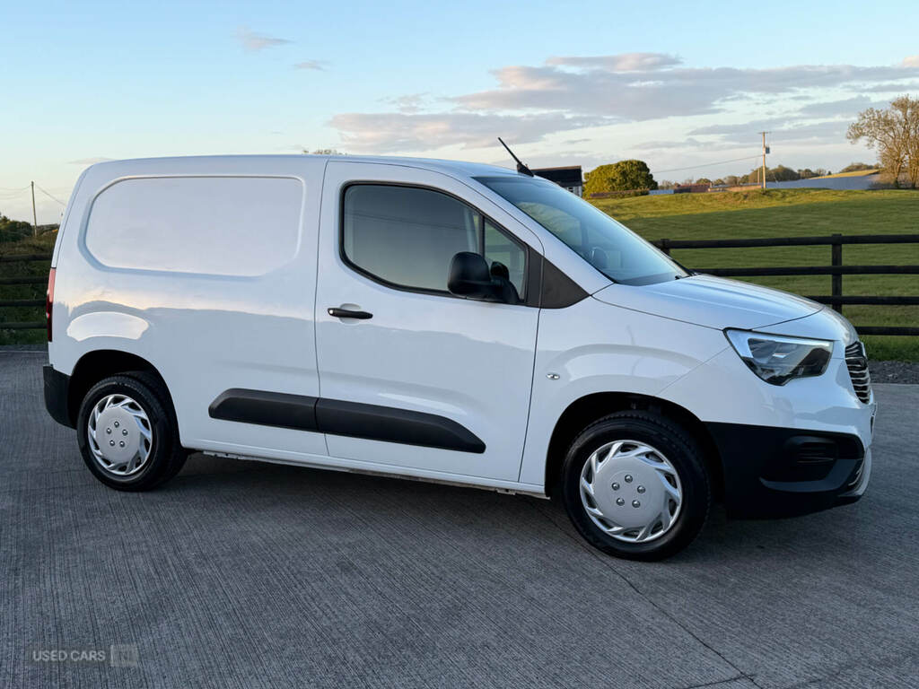 Vauxhall Combo 2300 1.5 Turbo D 100Ps H1 Dynamic Van White #2