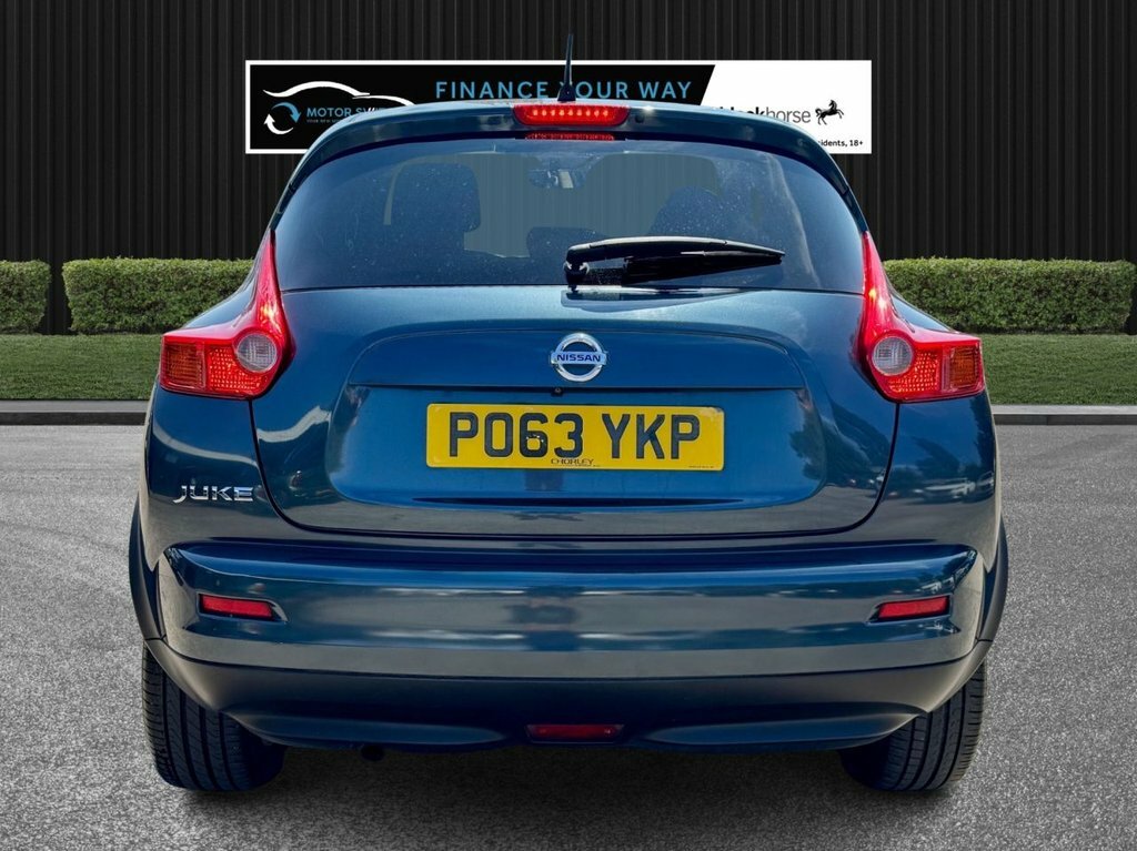 Nissan Juke Acenta White #8
