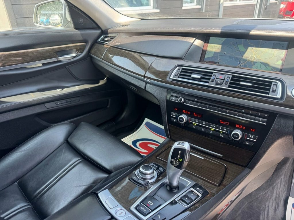 BMW 7 Series 3.0 730D M Sport Black #21