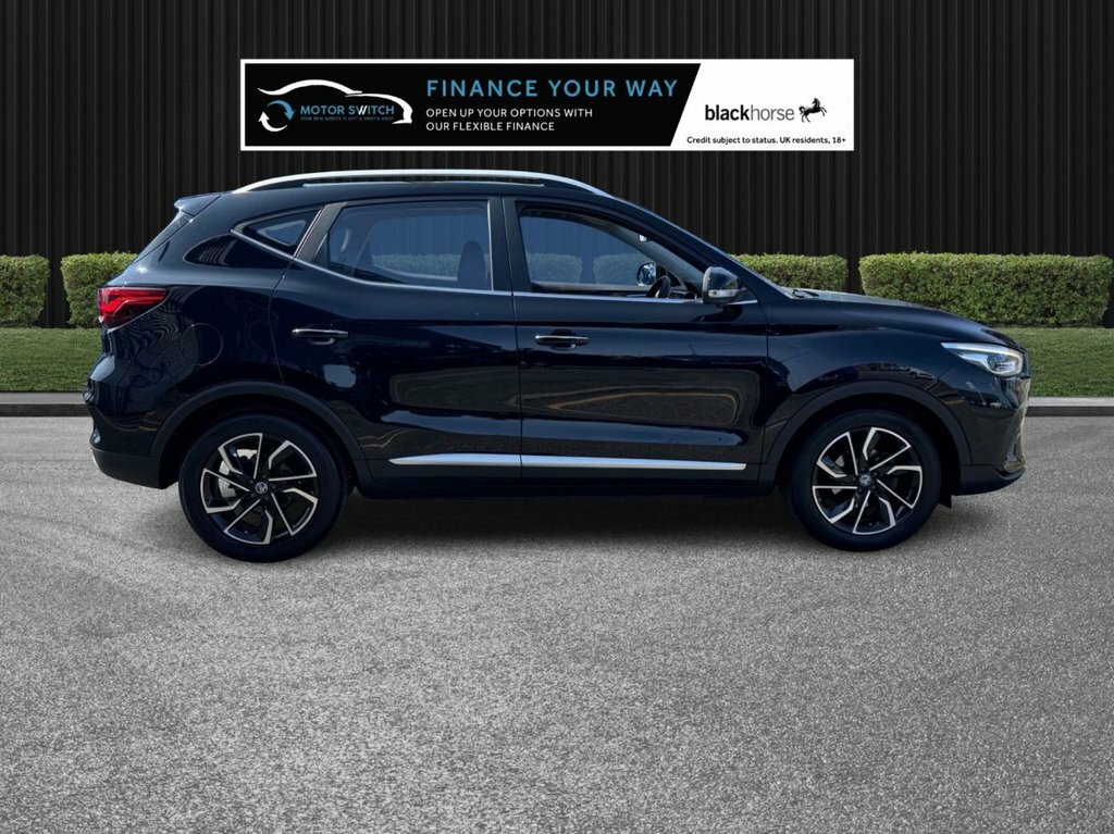 MG ZS 1.5L Exclusive Black #4