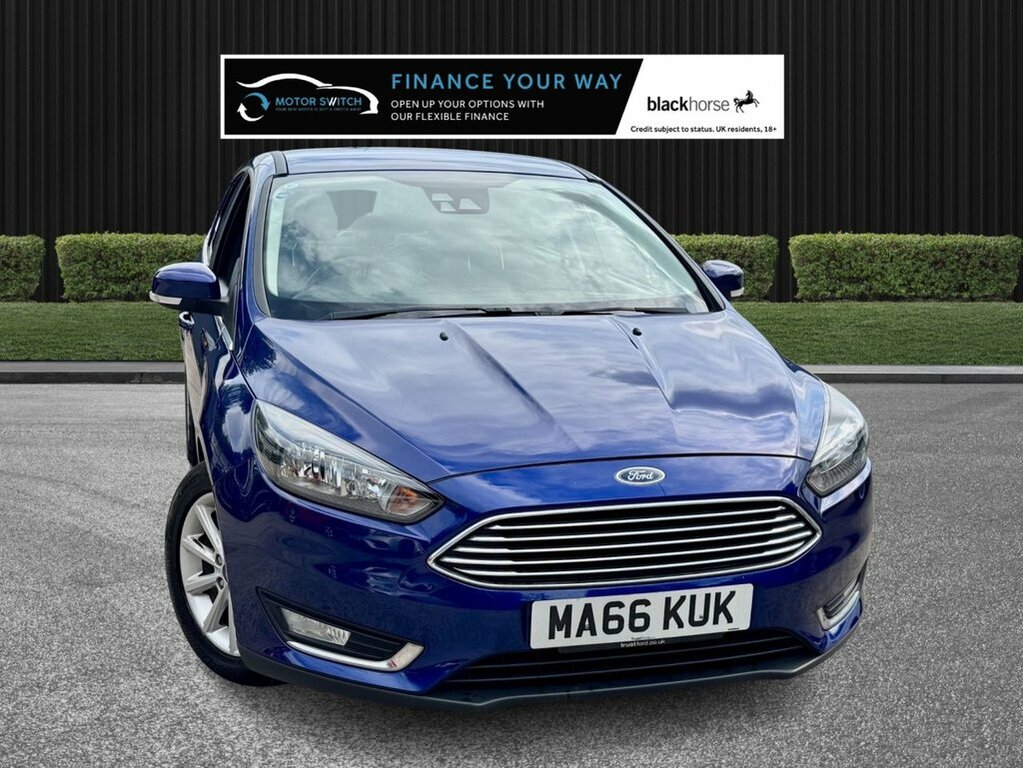 Ford Focus Hatchback Blue #5