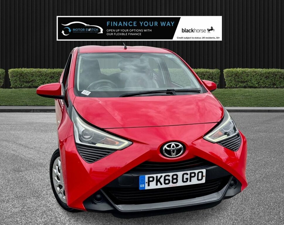 Toyota Aygo 1L X-play Red #5