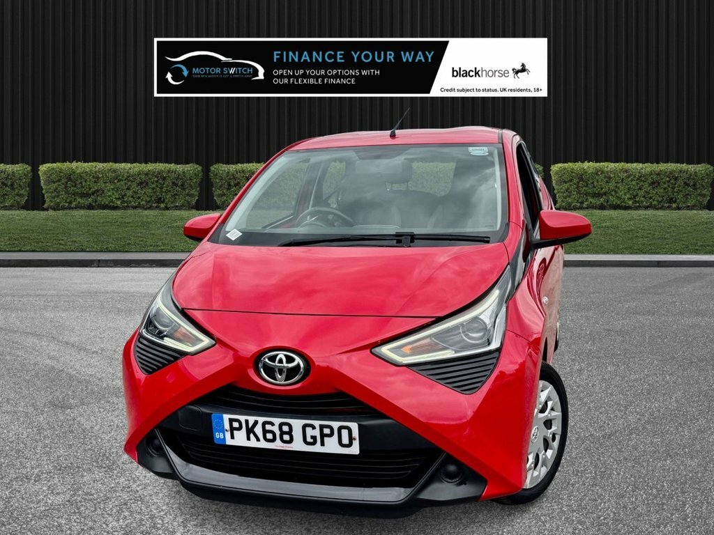 Toyota Aygo 1L X-play Red #6