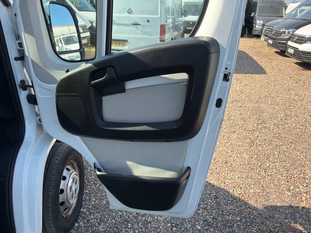 Citroen Relay 2L Null CN19JHL White #5