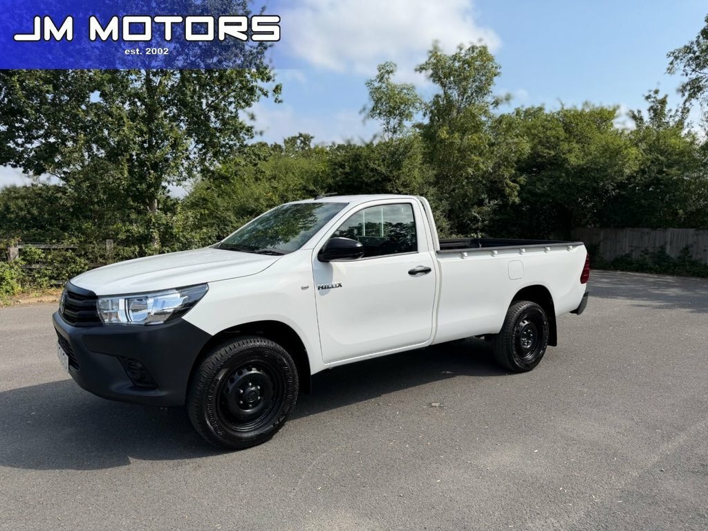 Toyota HILUX 2.4L Active Narrow Body White