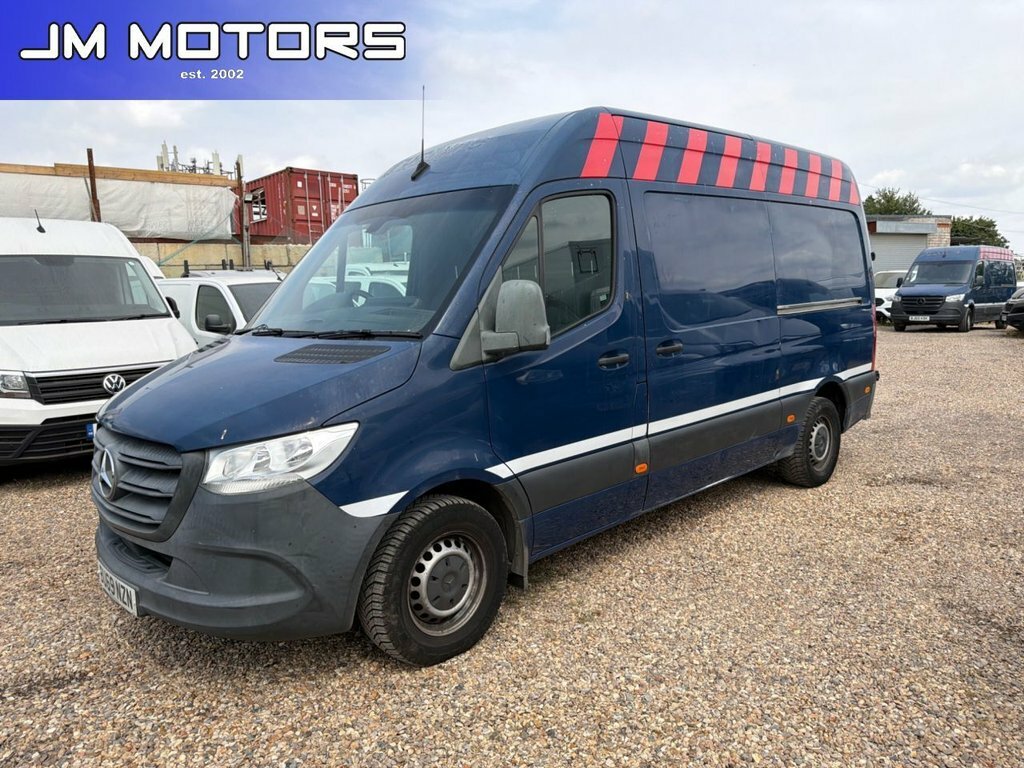Mercedes-Benz Sprinter Mpv Blue