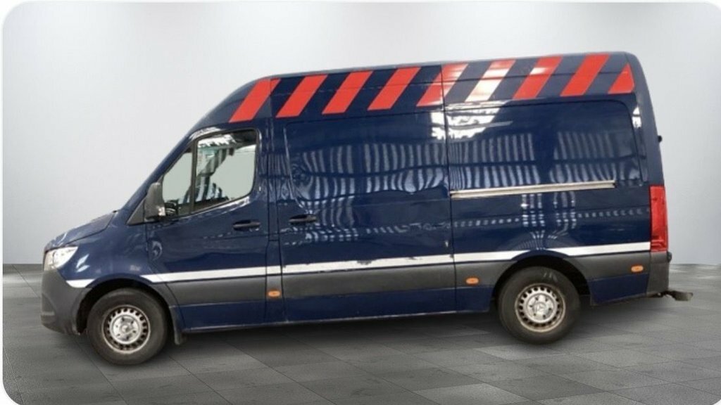 Mercedes-Benz Sprinter Mpv BJ69KBK Blue