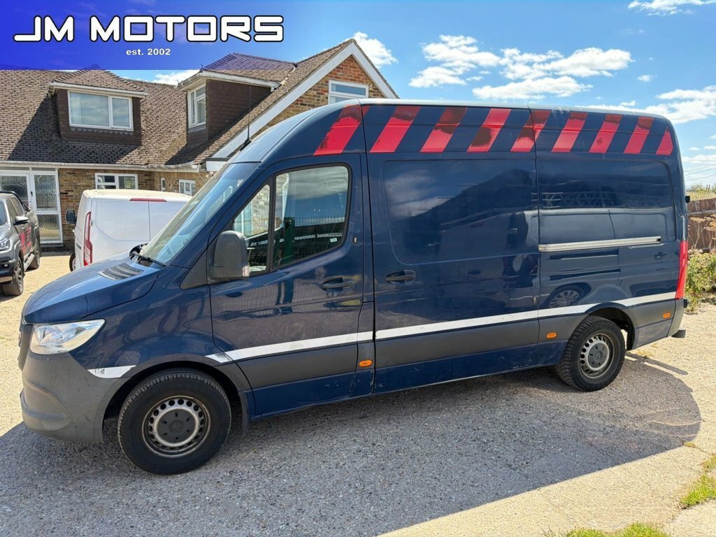 Mercedes-Benz Sprinter Mpv Blue