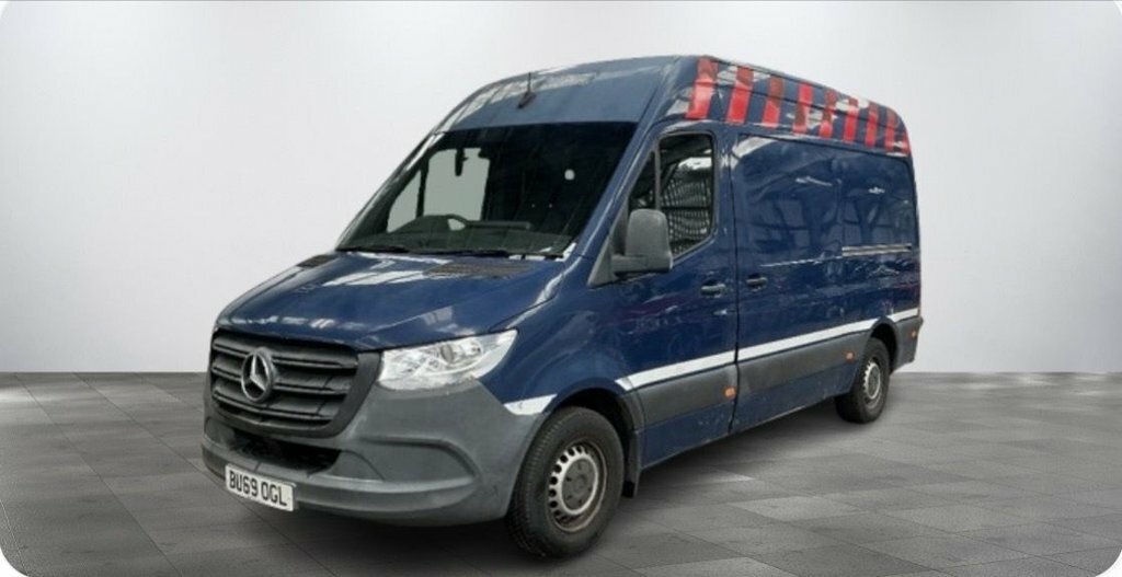Mercedes-Benz Sprinter Mpv Blue