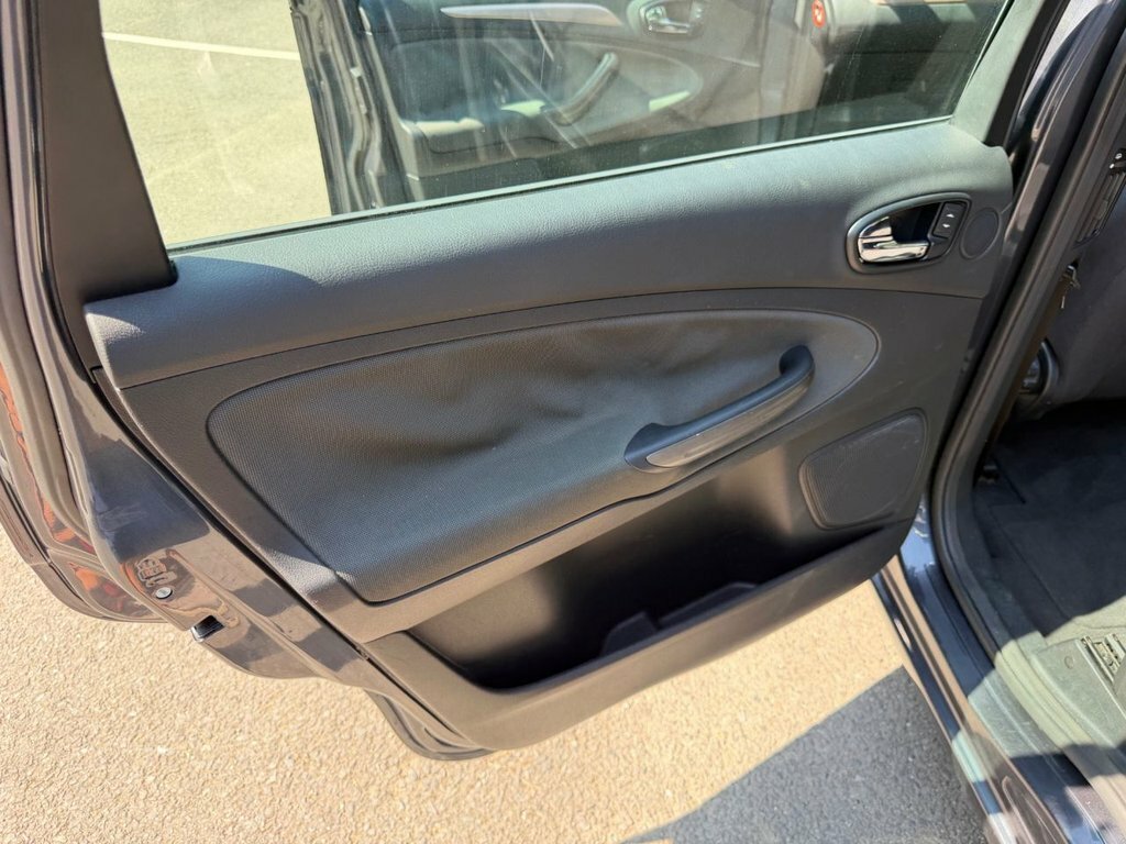 Ford S-Max 2.0 Titanium 7 Seater Pan Roof Silver #8
