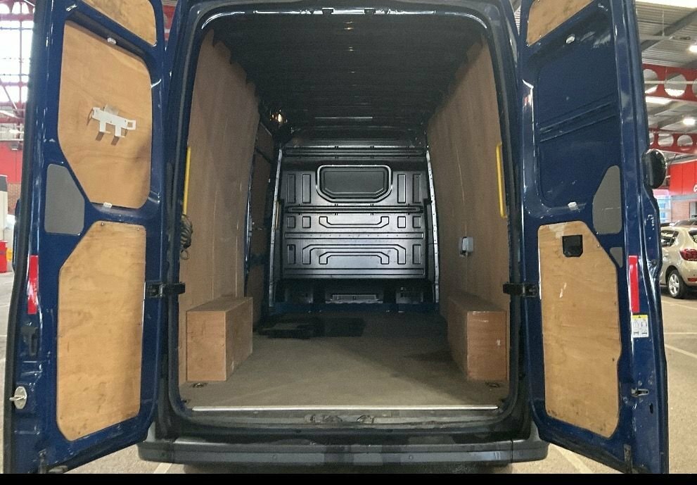 Volkswagen Crafter 2L Trendline Blue #3