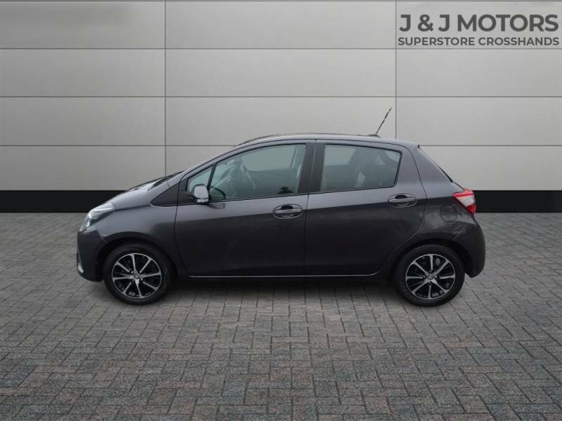 Toyota Yaris 1.5 Vvt-i Icon Tech Grey #4