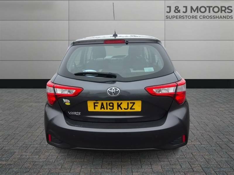Toyota Yaris 1.5 Vvt-i Icon Tech Grey #6