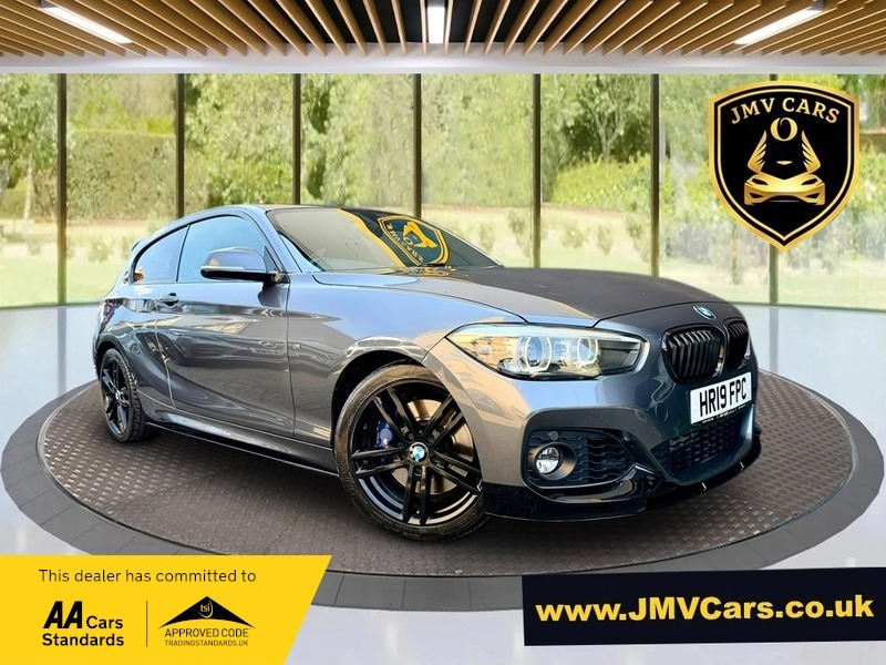 BMW 1 Series Bmw 1 118I 1.5 Sport Pro Nav Sun Protection Gl Black #1